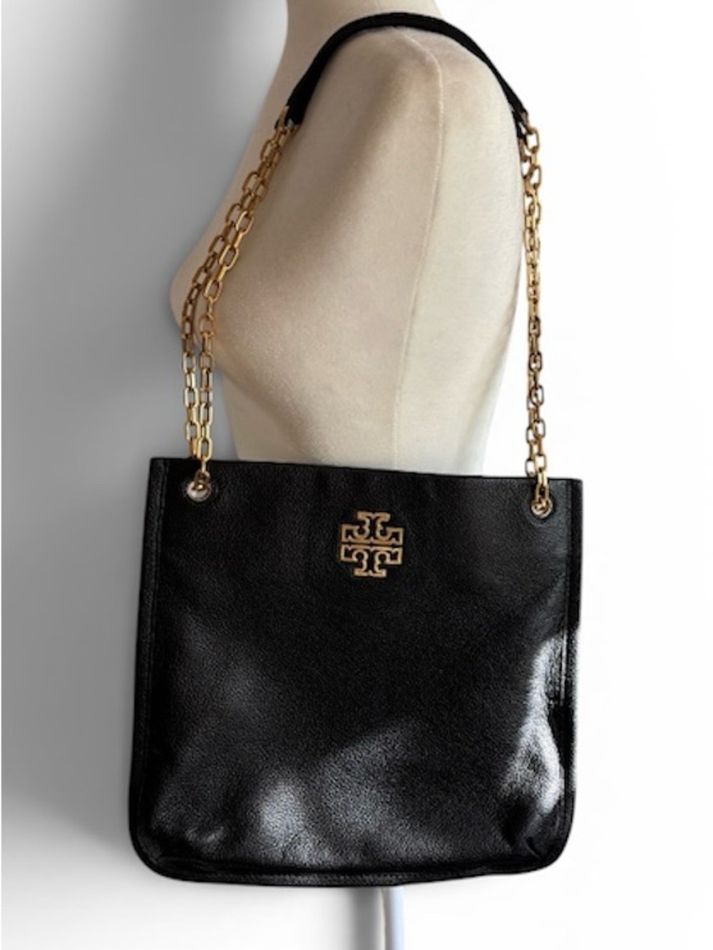 Tory Burch Britton Swingpack Black Pebbled Leather Shoulder Bag w/ Gold details